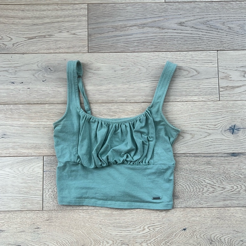 Rouge Hollister must have collection geeen adjustable tank top size xs